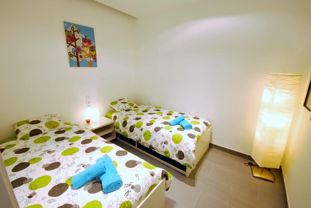 Gran Via SDB Apartment Barcelona Bagian luar foto