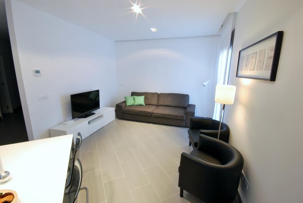 Gran Via SDB Apartment Barcelona Bagian luar foto